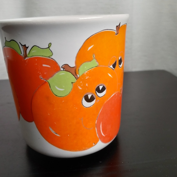 Vintage Nancy Lynn Anthropomorphic Smiling Fruit Coffee Mug Collectible Décor - Picture 3 of 10